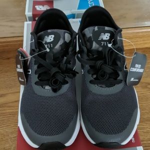 New Balance WX711CG3 size 5 cross training sneaker